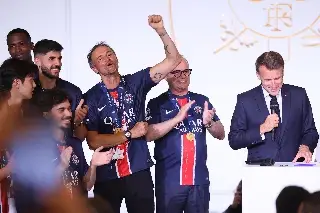 Tremenda ovación a Luis Enrique en la casa del PSG (VIDEOS)