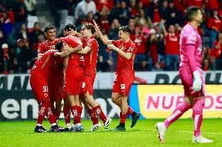 Toluca hace vibrar el 'Infierno' y hunde a Puebla en el fondo de la tabla