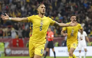 Rumanía triunfa ante el líder de grupo y sueña con llegar al Mundial 2026