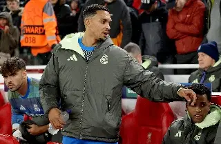 Anfield recibe con abucheos a Alexander-Arnold en su regreso