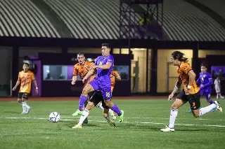 Racing de Veracruz busca mantener su liderato ante Jaguares en la Liga Premier 