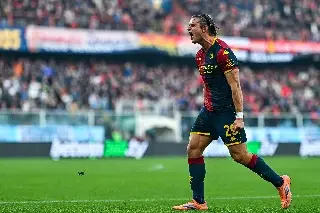 Johan Vásquez y Genoa empatan en un duelo crucial por el descenso