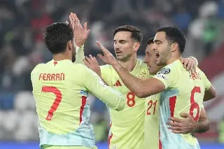 España golea, tiene pie y medio en el Mundial 2026