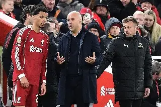 DT del Liverpool asegura que no lo van a despedir pese a malos resultados