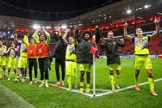 Borussia Dortmund gana y se mantiene en puestos de Champions League