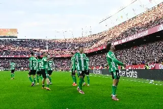 Real Betis vence al Sevilla en un derbi con un ambiente caliente