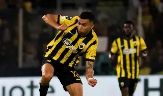 Orbelín Pineda y AEK marchan con paso firme en la Copa de Grecia 