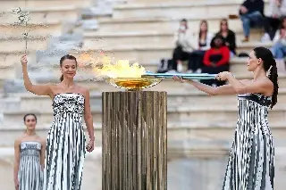 Antorcha Olímpica deja Grecia y pone rumbo hacia Italia para los Juegos 2026