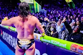 ¡Sorpresa! Bad Bunny se pone la del Místico y aparece en la Lucha Libre en México (FOTO)