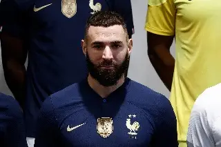 Benzema levanta la mano para jugar el Mundial 2026 con Francia