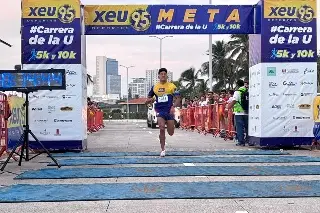 Emanuel Nava, ganador de la carrera de la XEU en modalidad 5K