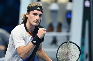 Stefanos Tsitsipas cambia de raqueta para regresar al Top 10 del mundo