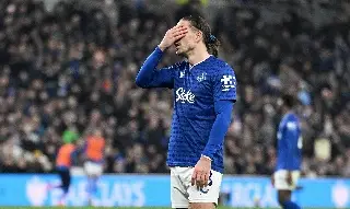 Burnley rescata un empate ante el Everton, pero se siguen hundiendo en la Premier League