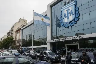 Allanan instalaciones de la Asociación del Futbol Argentino por presunto desvío de recursos