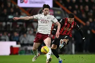 Arsenal sufre pero se impone a Bournemouth y mantiene el liderato en la Premier League