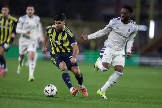 Edson Álvarez y Fenerbahce sufren derrota que los deja al borde de la eliminación