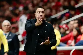 ¡Un desastre! Pumas le pide a Efraín Juárez que se comporte