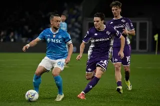 Napoli gana y hunde a la Fiorentina en la Serie A 