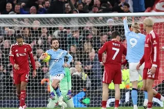 Manchester City remonta al Liverpool en los últimos minutos