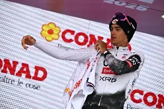 Mexicano Isaac del Toro arranca el año como líder del UAE