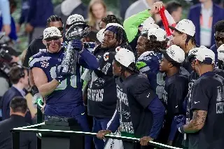 ¡Fiesta total! Seattle festeja ante miles de personas su título del Super Bowl (VIDEO)