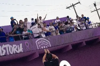 Continúan en estado grave los aficionados del Celaya que fueron hospitalizados tras riña en Boca del RíoEl presidente del Club Celaya, Christian Ríos, dio actualizaciones sobre el estado de salud de l