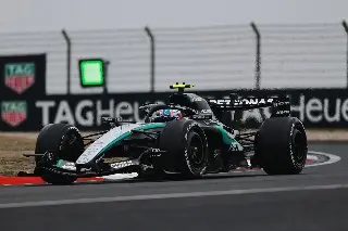 Kimi Antonelli hace historia al ganar el GP de China; 'Checo' Pérez termina en último lugar