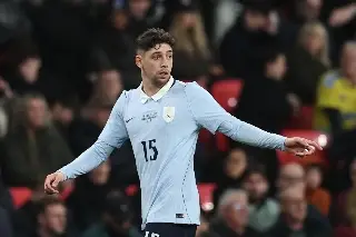 Uruguay empata agónicamente con Inglaterra