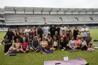 Todo un éxito la Masterclass de Yoga en el Estadio ‘Pirata’ Fuente