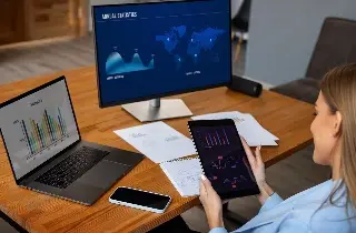 Del estadio al celular: cómo funcionan los servicios financieros digitales en el fútbol