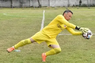 ¡Histórico! Portero de 70 años jugará en el futbol español