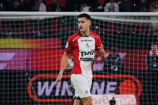 César Montes se lesiona enfrentando a Luis Chávez en la liga rusa