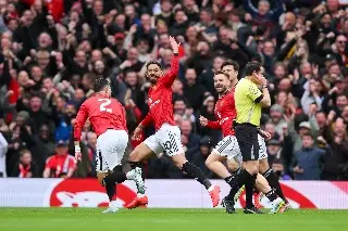 Manchester United impone autoridad ante Liverpool y confirma su regreso a la Champions League