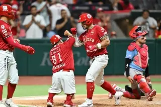 Los Diablos Rojos empatan récord luego de tremenda paliza a El Águila de Veracruz 
