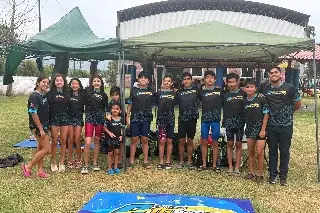 Brilla preequipo de Acuática Triracing en Circuito Jarocho de Natación