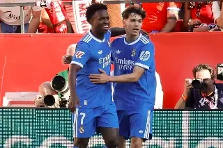 Vinicius salva al Real Madrid