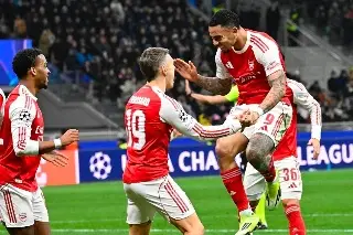 Arsenal festeja título de la Premier League en el centro de entrenamiento 