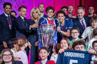Presidente de Francia pide parar violencia en festejos del PSG