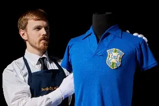 Subastarán histórico jersey de Pelé 