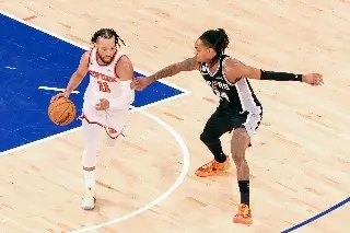 NBA: ¡Drama total! Los Knicks se imponen por una diferencia mínima a los Spurs y acarician el título  