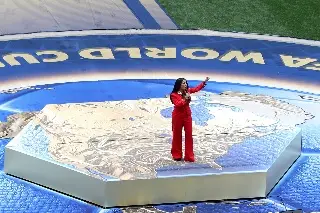 La veracruzana Salma Hayek da la bienvenida al Mundial 2026 en el Estadio Azteca