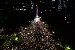 Más de 300 mil personas celebraron el triunfo de México en el Ángel de la Independencia