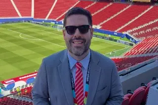 FIFA expulsa del Mundial a periodista que criticó a los árbitros