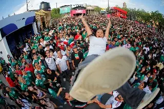Se sale de control el Fan Fest de Monterrey durante el México vs Ecuador 