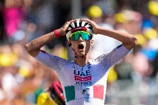 Isaac del Toro lleva la bandera mexicana a lo más alto del Tour de Francia