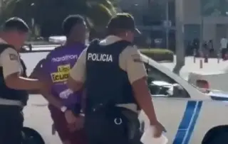 Detienen a jugador de primera división en pleno entrenamiento (VIDEO)