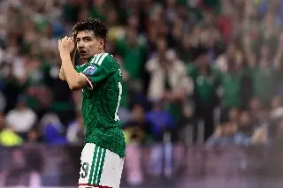 ¡Cumplió! Gilberto Mora se gradúa de la preparatoria (VIDEO)
