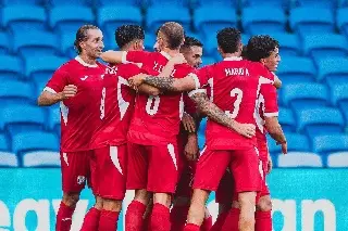Mexicanos participan en victoria de su club, rumbo a la UEFA Conference League
