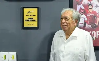 Sergio Morales Ortiz recibe emotivo homenaje de El Águila de Veracruz 