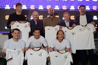 España reúne a sus campeones del mundo en 2010 para apoyar a la selección en semifinales